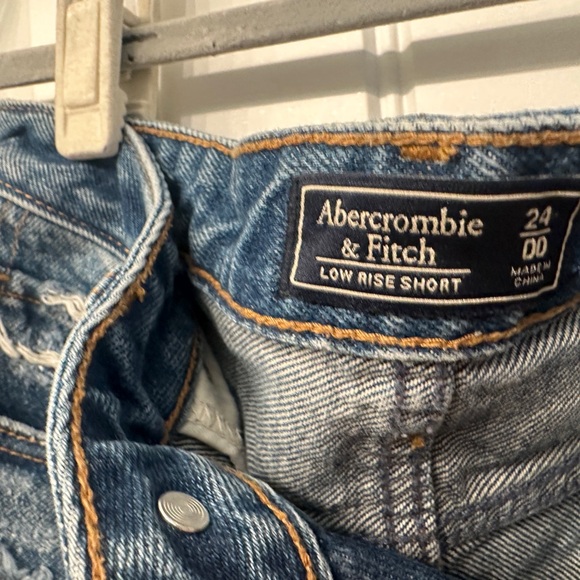 Abercrombie low rise short - Picture 2 of 4